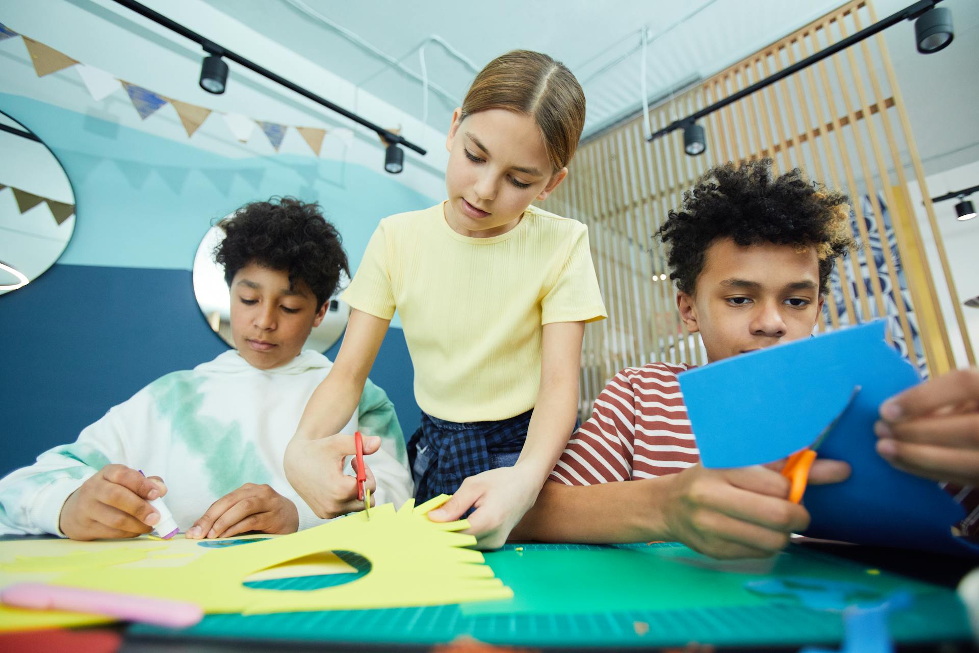 Selbstgemachte Kronen und kreative Ideen zum Kindergeburtstag